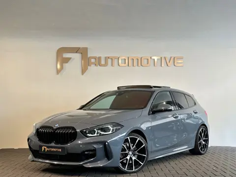 BMW 1-serie 118i High Executive M Sport M Seat|Pano|Sfeer