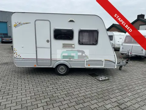 Sterckeman 370DD 2008 met stapelbed. lichtgewicht