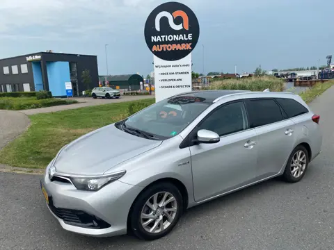 Toyota Auris Touring Sports 2015 * 1.8 Hybrid Lease Pro * AUTOMAAT * FACELIFT * CLIMA *