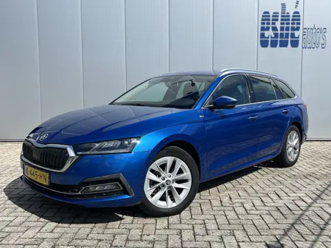 Škoda Octavia Combi 1.5 TSI 150 pk First Edition Trekhaak Navi Led Matrix Stoelverwarming Adaptieve 
