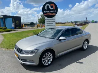 Volkswagen Passat 2015 * 1.4 TSI ACT Highline * LED * LMV * ELEC. RAMEN * CLIMA