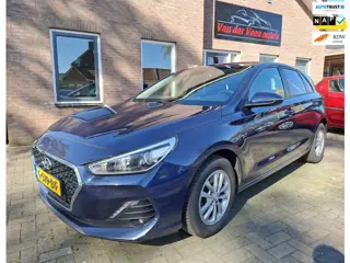 Hyundai I30 1.0 T-GDI Comfort. Zeer netjes en luxe o.a: Navi, carplay, cruise, camera, etc. Prijs ri