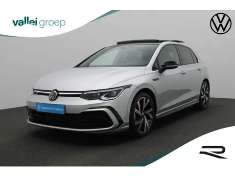 Volkswagen Golf 1.5 eTSI 150PK DSG R-Line Business Black Style | Pano | IQ Light | Keyless | Camera 