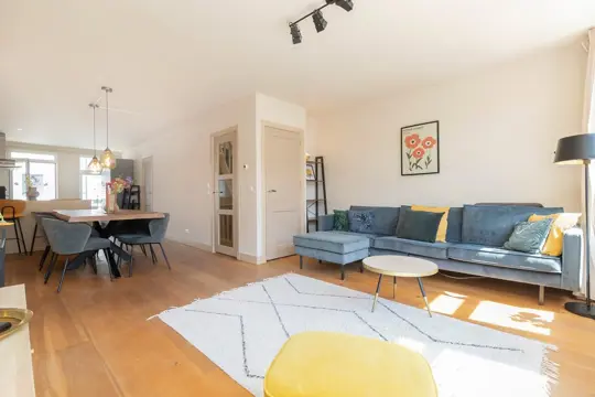 Woning aan de Albert Cuypstraat te Amsterdam