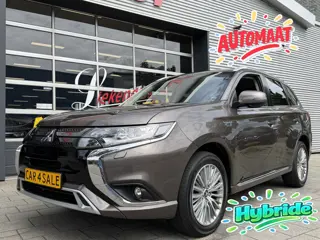 Mitsubishi Outlander 2.4 PHEV Intense+ Automaat / Apple CarPlay I Navigatie I Airco I Comfort pakket
