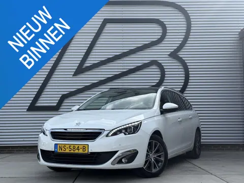 Peugeot 308 SW 1.2 PureTech Allure Navi|Clima|Pano|Cruise|Camera|PDC V+A|D-riem vv in 2022|N.A.P|APK