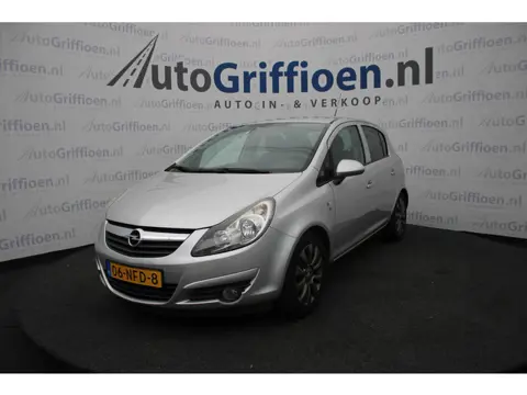 Opel Corsa 1.2-16V '111' Edition 5-deurs met fietsendrager