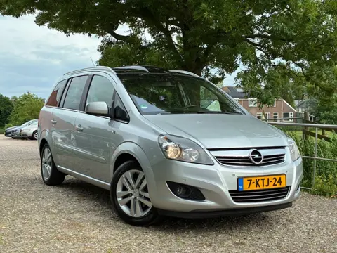 Opel Zafira 1.8 Cosmo | 7-Persoons + Pano + Cruise + Airco Nu € 3.450,-!!!