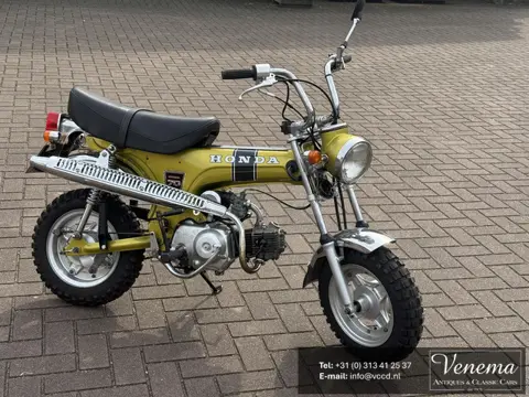 Honda ST70 Dax