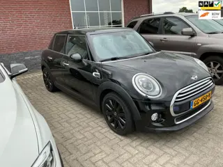 Mini 5-Deurs 1.5 Cooper Chili Business