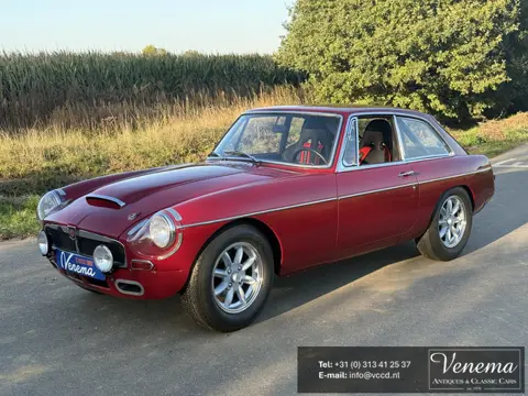 MG B GT V8