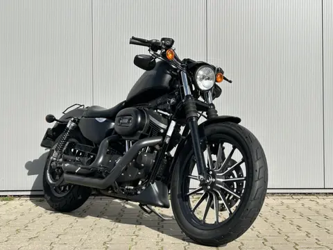 2012 Harley Davidson XL 883 N Sportster Iron - Vance & Hines