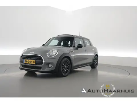 MINI 5-deurs 1.5 136 PK Cooper Business | Rijklaar | Orig. NL | S/K-dak | 5-deurs | Climate | Cruise