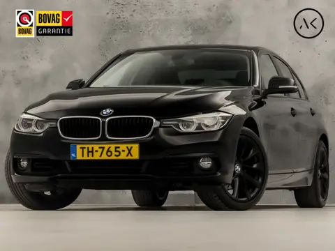 BMW 3 Serie 318i Sportline Automaat (GROOT NAVI, BLACK PACK, CLIMATE, PARKEERSENSOREN, SPORTSTOELEN,