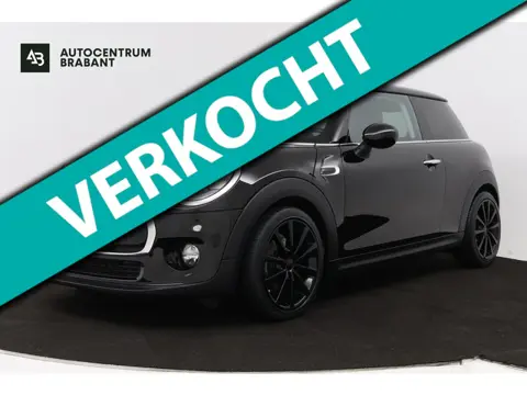 Mini Mini 1.5 Cooper Business (NAVIGATIE, CRUISE, PARKEERSENSOREN, STUURBEDIENING)