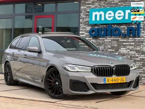 BMW 5-serie Touring 520i High Executive M-SPORT l PANO l HUD l H/K l 360 CAMERA l ORG.NL l ORG.NL l 