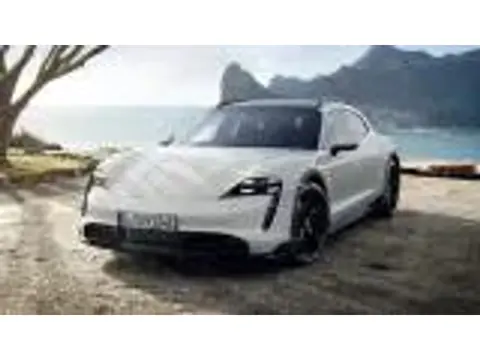 Porsche Taycan Cross Turismo 4