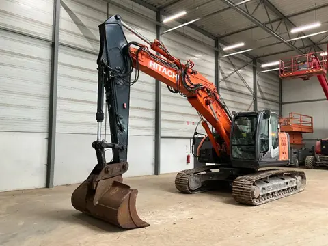 Hitachi ZX 225 US LC-3 (bj 2012)