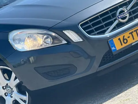 Volvo V60 1.6 T3 Kinetic- Savile Grey Metallic - NAV - Cruise - Climate - zeer netjes!