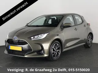 Toyota Yaris 1.5 VVT-i First Edition | Navigatie | Camera | Lichtmetalen velgen |