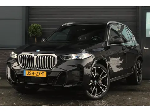 BMW X5 xDrive50e M-Sport Launch Edition | Sky Launch | Adaptief | 22 Inch | Comfort Stoelen | Bomvol