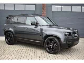Land Rover Defender 110 2.0 P300e 110 X-Dynamic HSE Carpahtian Grey met Caraway interieur