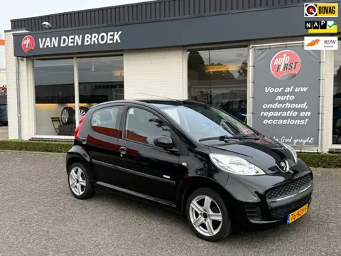 Peugeot 107 1.0-12V Millesim 200
