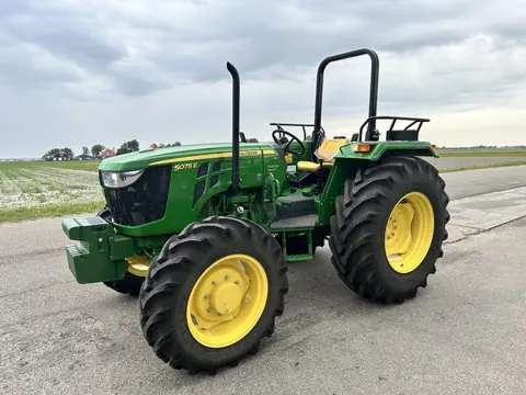 John Deere 5075E