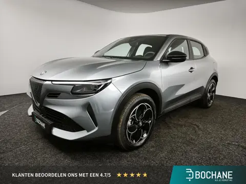 Alfa Romeo Junior Elettrica 54 kWh | Warmtepomp | SoH 97,1% | Parkeersensor | AppleCarplay AndroidAu