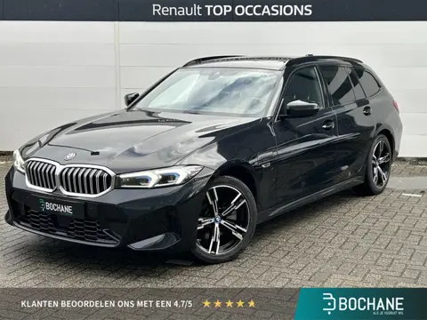 BMW 3-serie Touring 330e xDrive High Executive M-Sport | Panoramadak | Head-Up Display | Adaptive Cr