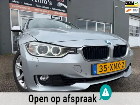 BMW 3-serie 328i Executive van 1ste Eig in automaat met parkeersensoren en navigatie en bluetooth te