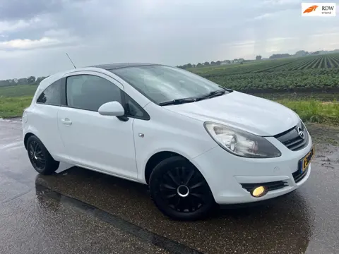 Opel Corsa 1.4-16V OPC line / 2010