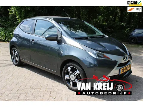 Toyota Aygo 1.0 VVT-i x-clusiv, Softtop, Camera, Carplay, Nap