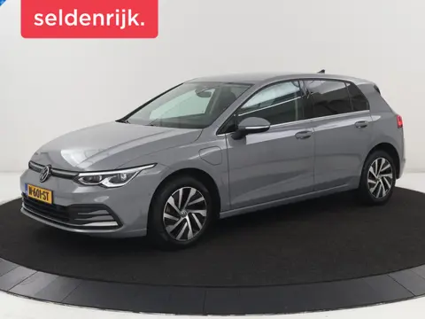 Volkswagen Golf 1.4 eHybrid Style | SOH 88,8% | Head-Up |  Stoelverwarming | Trekhaak | Sfeerverlich