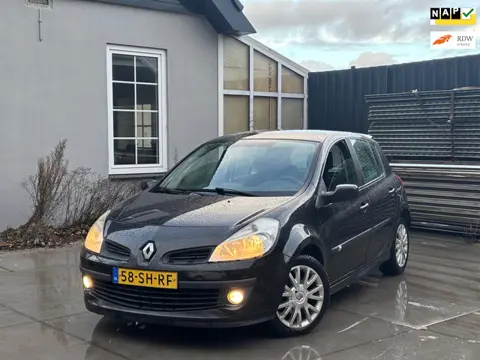 Renault Clio 1.6-16V Dynamique Luxe | Airco | El. Ramen | Sportvelgen | Spoiler | NAP | Rijdt heerli