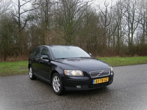 Volvo V50 2.4 Edition II . AUTOMAAT . Airco . Cruiscontrol . Trekhaak . enz