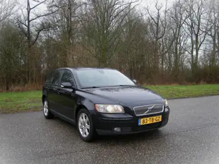 Volvo V50 2.4 Edition II . AUTOMAAT . Airco . Cruiscontrol . Trekhaak . enz