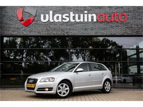 Audi A3 Sportback 1.2 TFSI Attraction Advance , Cruise control,