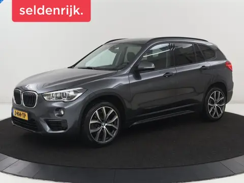 BMW X1 xDrive20i Sport Line | Stoelverwarming | Head-Up |  Trekhaak | Camera | Navigatie Plus | Park