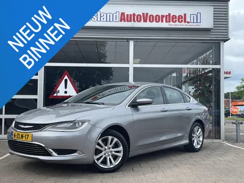 Chrysler 200 ltd /Automaat/Cruise/Climate/Navi/Lederen interieur/Stoel- stuur verw./APK 06-2027/