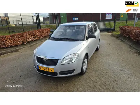 Skoda Fabia 1.2 5 DEURS NIEUWE MODEL RIJDT PERFECT!