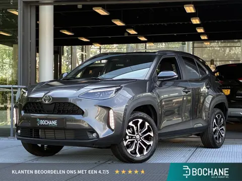 Toyota Yaris Cross 1.5 Hybrid 130 Dynamic | Dodehoekdetectie | Stuur- stoel en voorruitverwarming | 