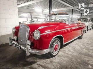 Mercedes-Benz W128-030 220 SE CABRIOLET