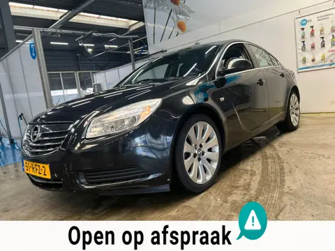 Opel Insignia 1.6 T Edition/Parkeersensoren/Airco/ Navi/ APK