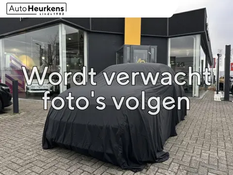 Renault Captur TCe 140 EDC Intens | 360° Camera | Navigatie | Stoelverwarming |