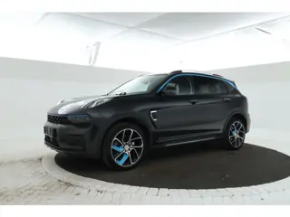 Lynk & Co 01 1.5 360 Graden, Navigatie, Climate, Full black