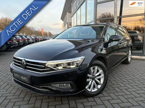 Volkswagen Passat Variant 2.0 TDI Business | DSG | Panorama | Climate | PDC | Camera | Adaptieve cru