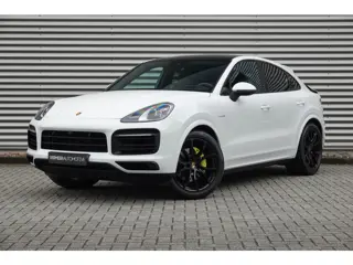 Porsche Cayenne Coupé 3.0 E-Hybrid | Sport Chrono | Pano | Alcantara | Luchtvering | HUD | Memory | 