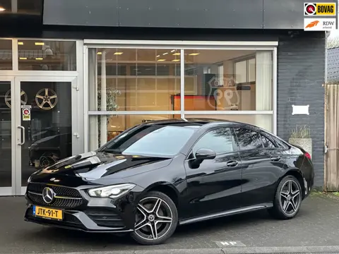 Mercedes-Benz CLA-Klasse 250 e AMG NIGHT / INCL-BTW / PANO / SFEER