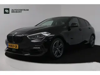 BMW 1-serie 118i Executive Edition (SFEERVERLICHTING, DIGITALE COCKPIT, NAVIGATIE, PARKEERSENSOREN, 